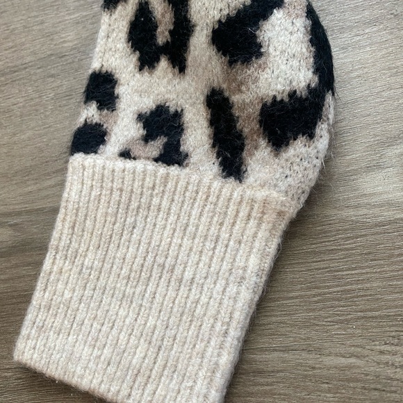 Soft leopard print crewneck oversized sweater - Picture 2 of 2